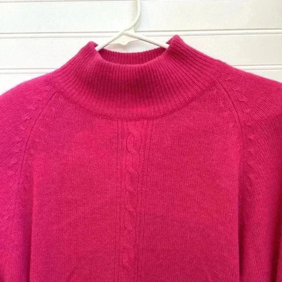 YARNWORKS NWT Women's Pink Sweater Size Medium (Lambswool, Angora) Shoulder Pads - Picture 2 of 7